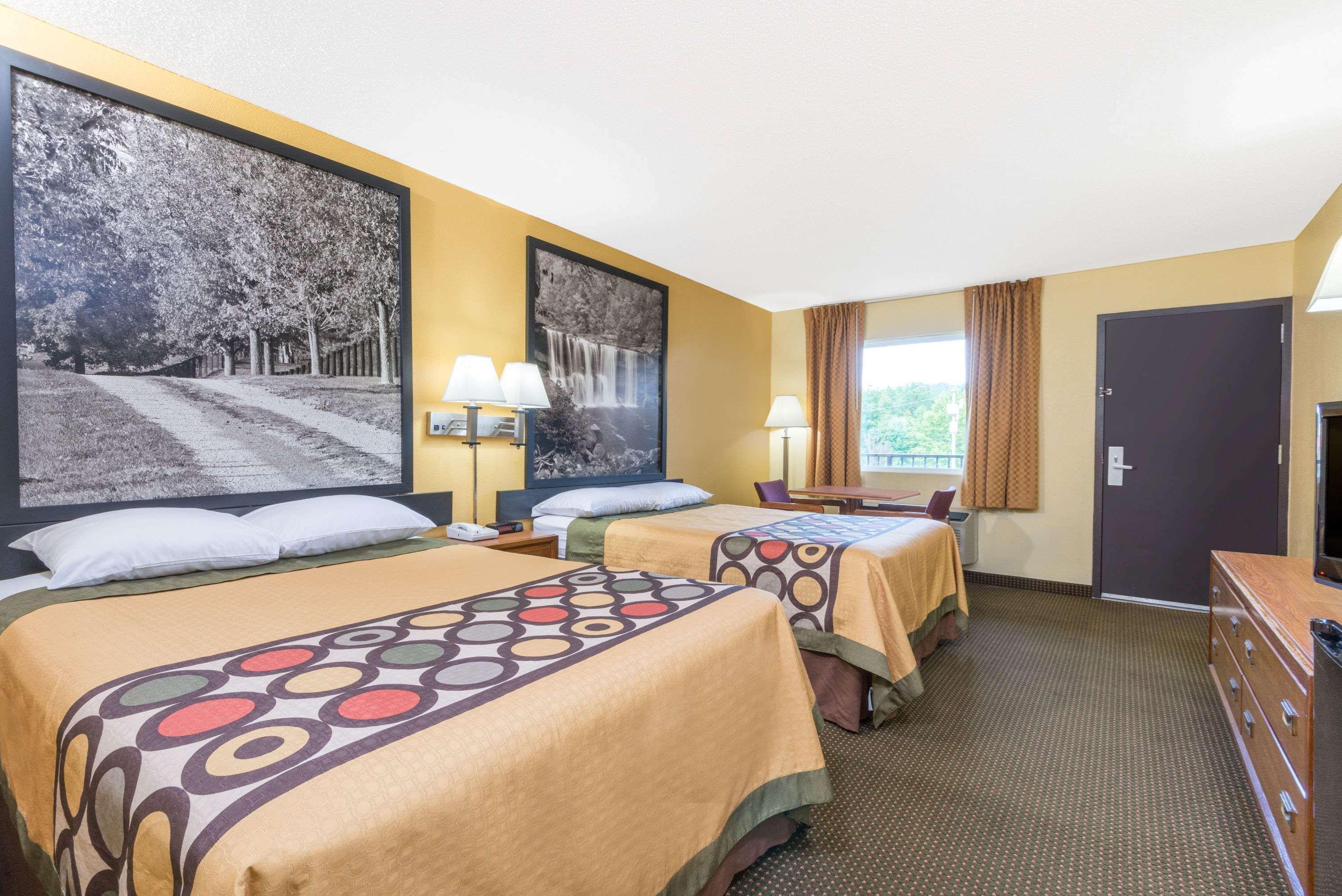 Super 8 By Wyndham Williamsburg Motel Bagian luar foto