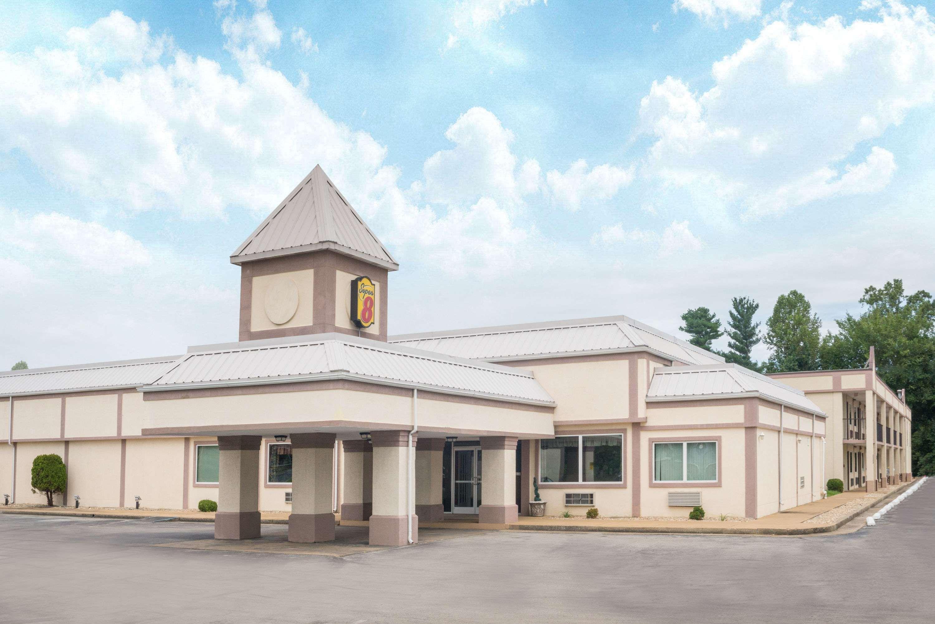 Super 8 By Wyndham Williamsburg Motel Bagian luar foto