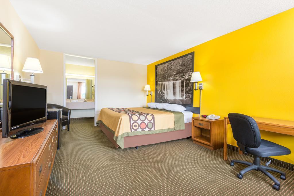 Super 8 By Wyndham Williamsburg Motel Bagian luar foto